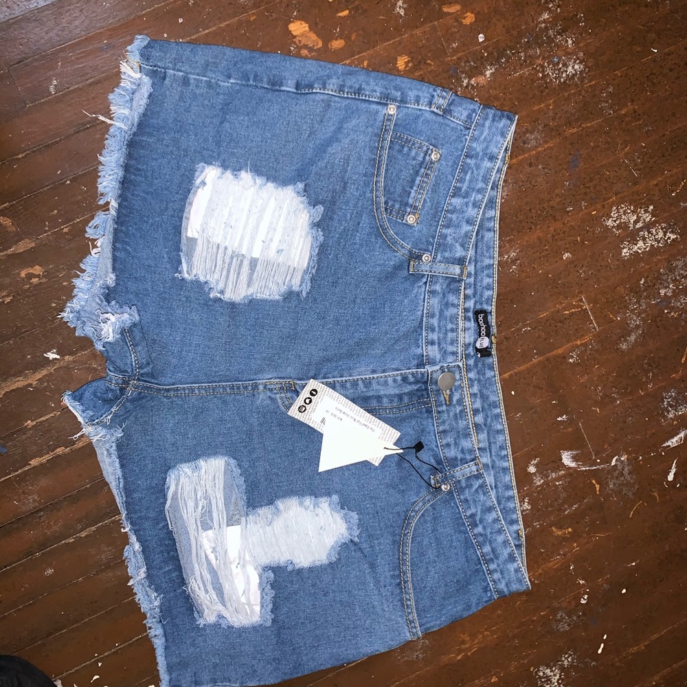 Boohoo Ripped Shorts - Picture 5 of 5